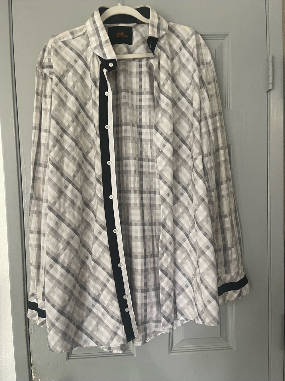 Men's Casual White & Gray Plaid Button-Down Shirt with Contrast Trim